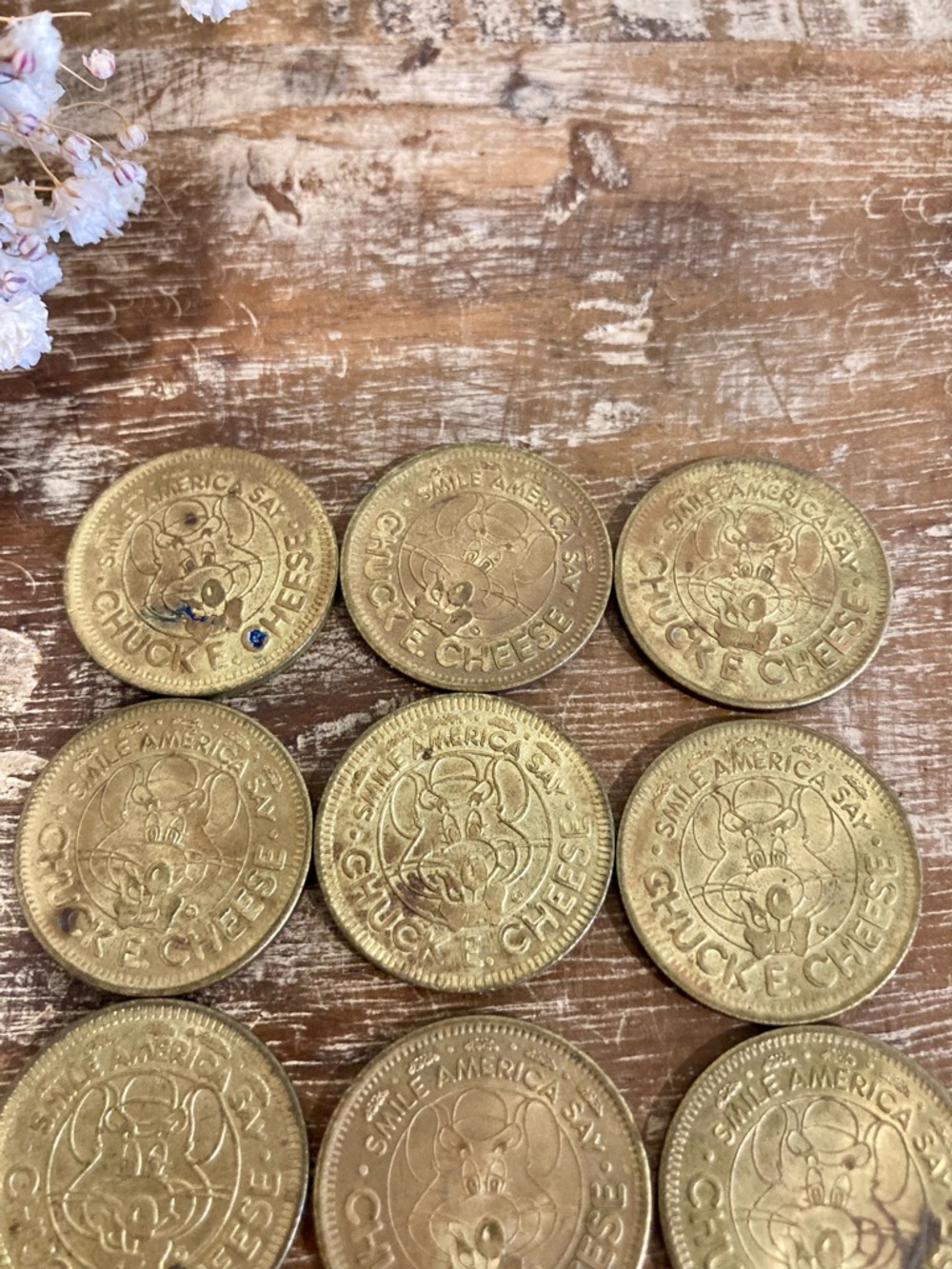13 Vintage Chuck E. Cheese Coins 1982 and 1983 - Picture 3 of 15